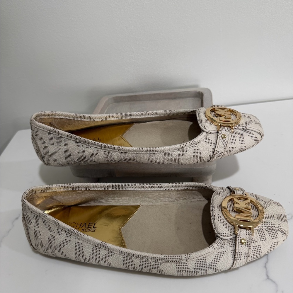 Michael Kors Size9 Cream and Gold Flats - Picture 2 of 9